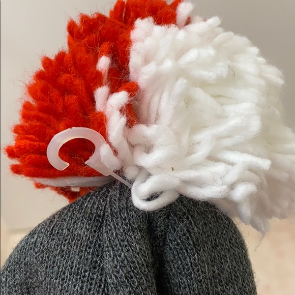 NWT Gray New York Rangers Pom Reebok Hat Beanie - Picture 6 of 6